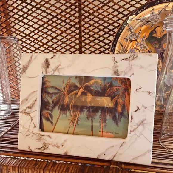 ✨Host Pick!! ✨ Marble Print Picture Frame - Picture 2 of 2